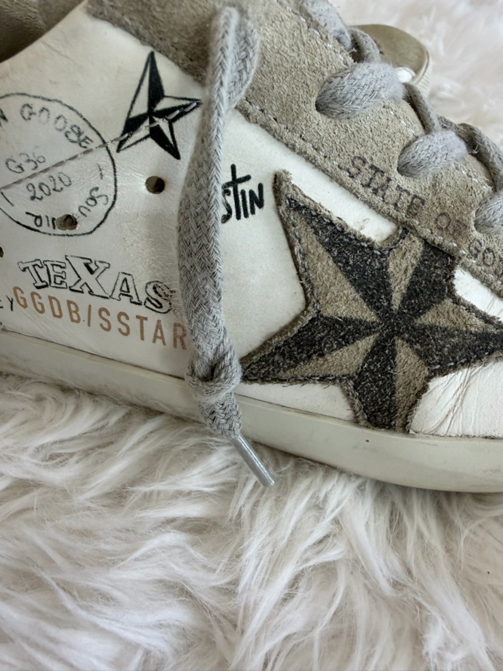 Golden Goose
Women's Super-Star Texas Journey Printed Size 35 US 5 - Picture 7 of 11
